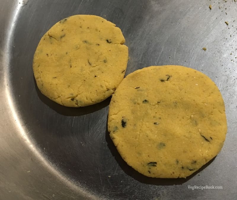 methi makka paratha recipe | methi makai paratha recipe | corn flour paratha recipe