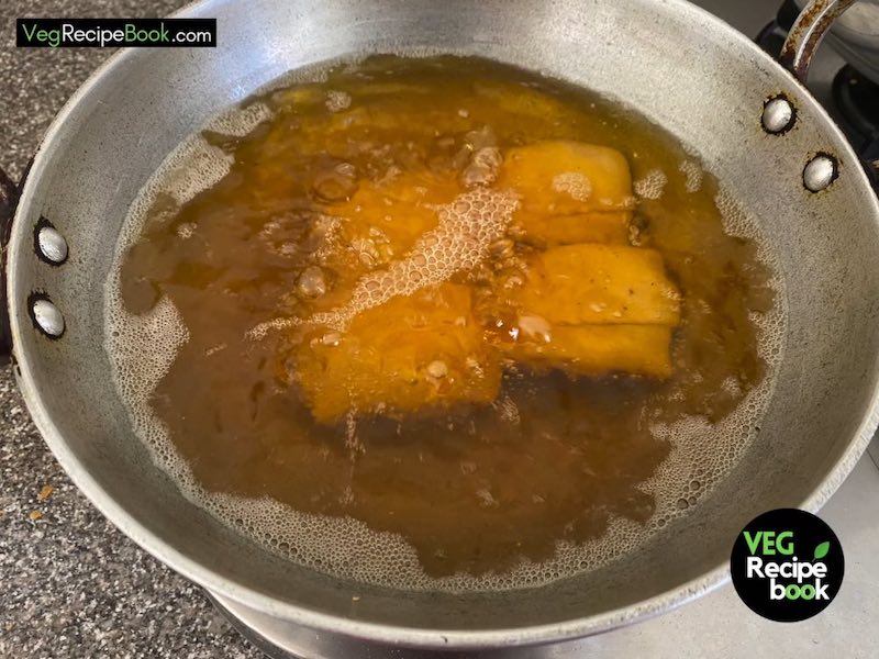 frying samosa
