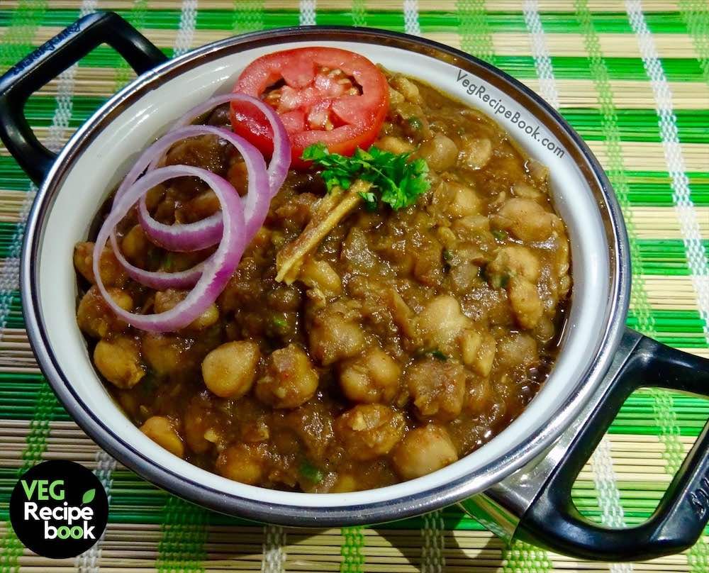 ​​restaurant style chole masala recipe | dilli wale chole bhature recipe| punjabi chole masala recipe | amritsari chole recipe