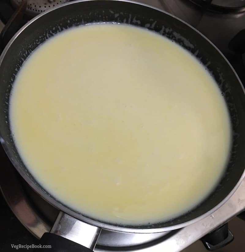 white sauce or béchamel sauce for pasta recipe